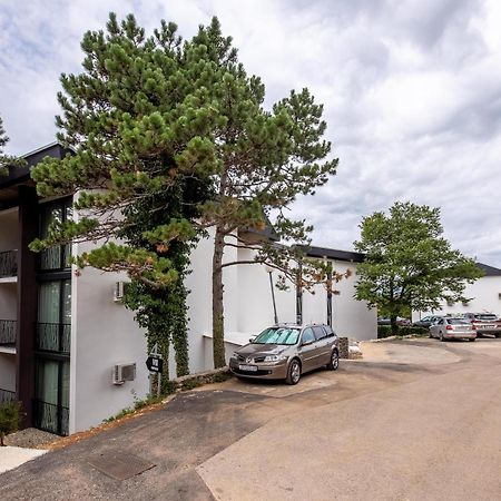 Paviljoni Omorika Hotel Crikvenica Exterior foto